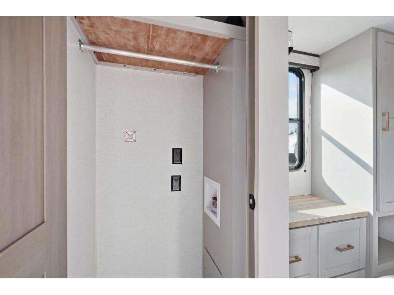 2027 Jayco Jayflight 404loft alt