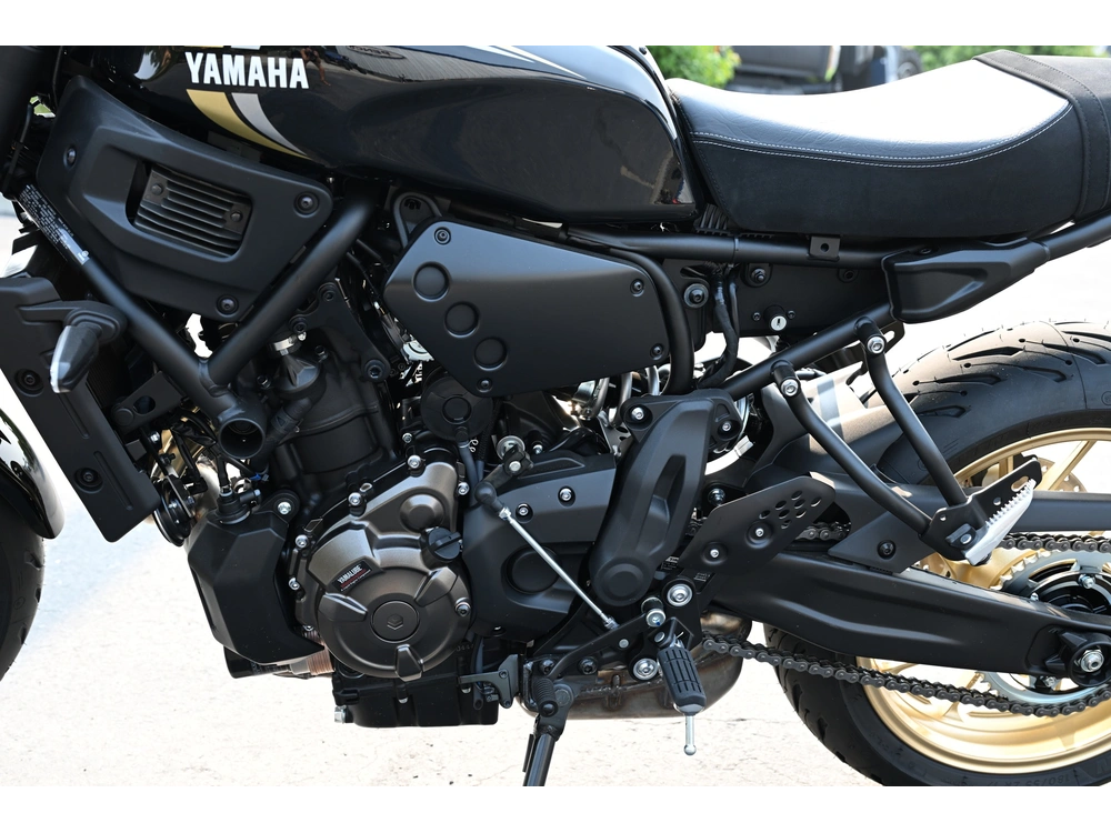 2026 Yamaha Xsr700 alt