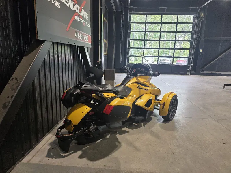 Can-Am SPYDER ST-S 2013