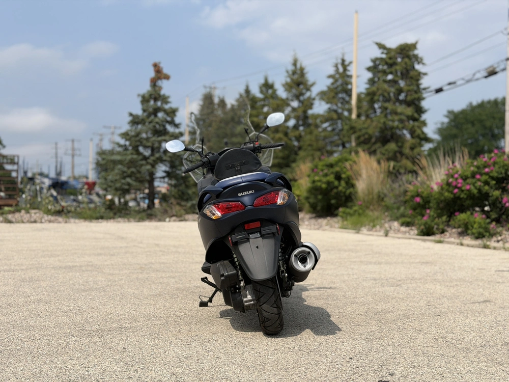 2022 Suzuki Burgman 200 alt
