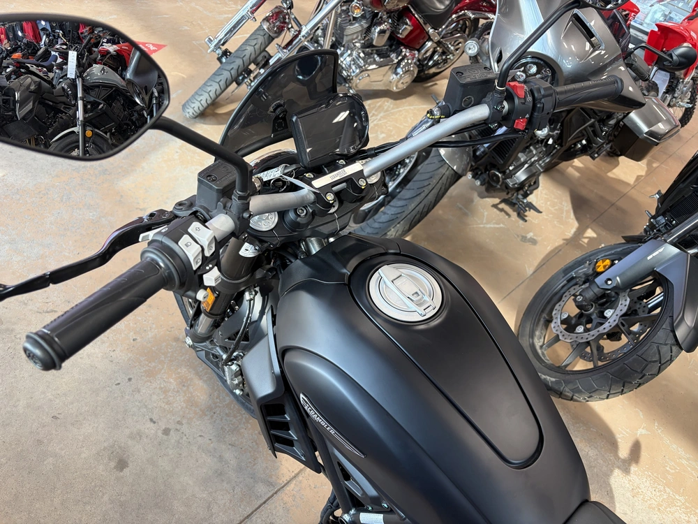 2025 Ducati Scrambler Icon Dark alt
