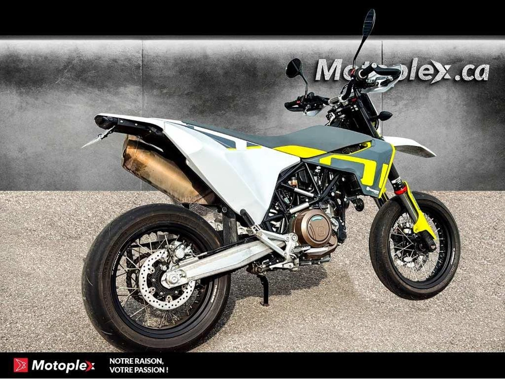 Husqvarna 701 Super Moto 2020 alt