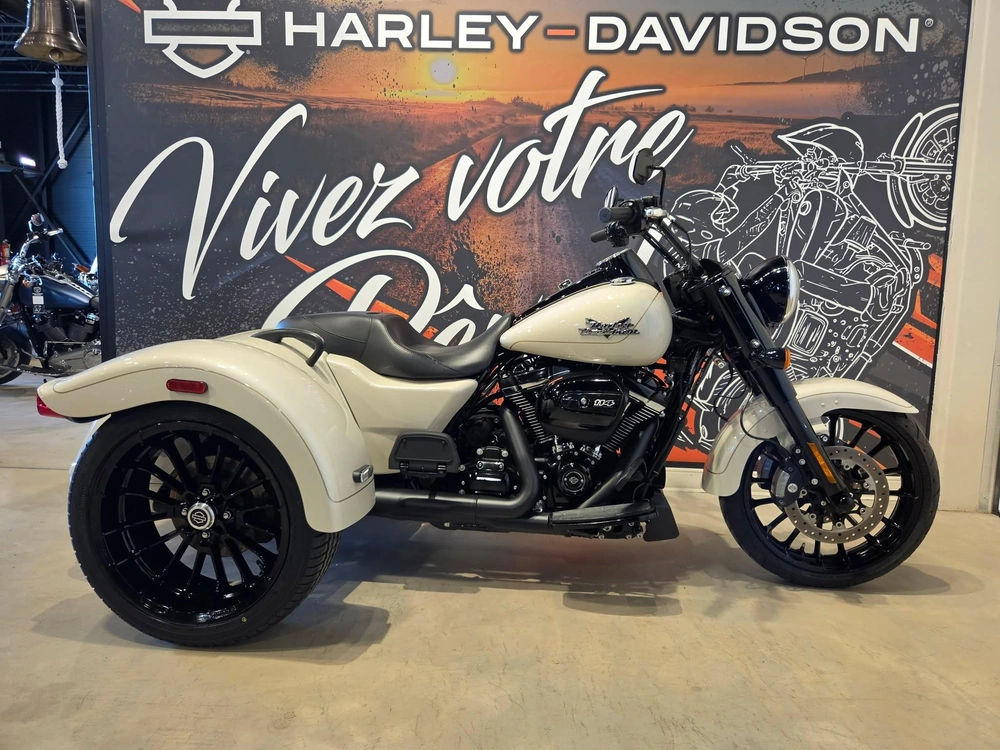 Harley-davidson Freewheeler Flrt 2023 alt