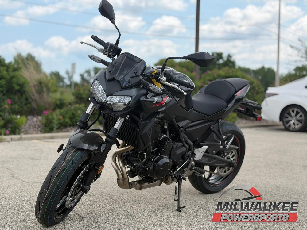 2025 Kawasaki Z650 alt