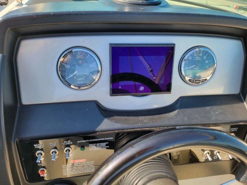 Sea Ray Sundeck 230/ Mercruiser 350 2009 alt