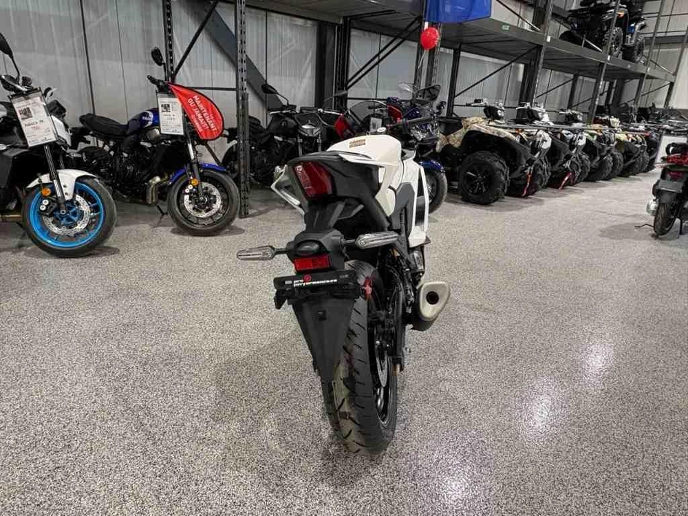 2026 Yamaha Yzf-r3 70e Anniversaire alt