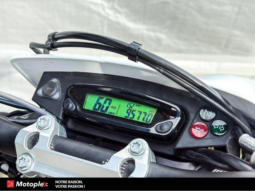 Husqvarna 701 Super Moto 2020 alt
