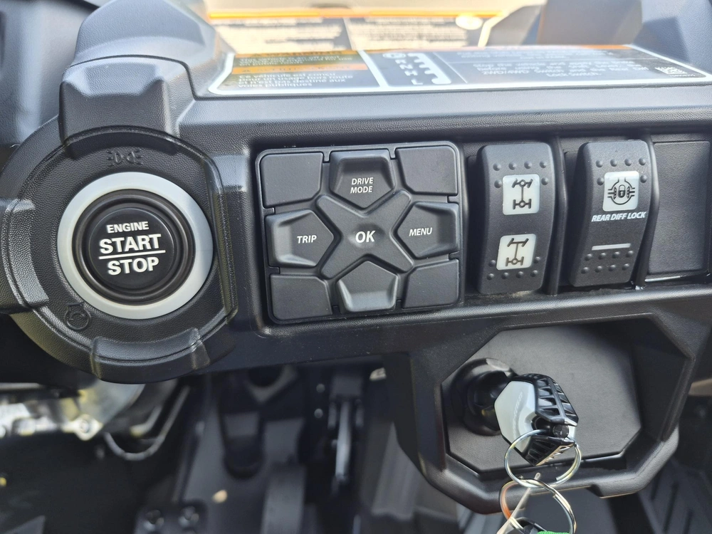 2026 Can-am Commander Xt 700 alt