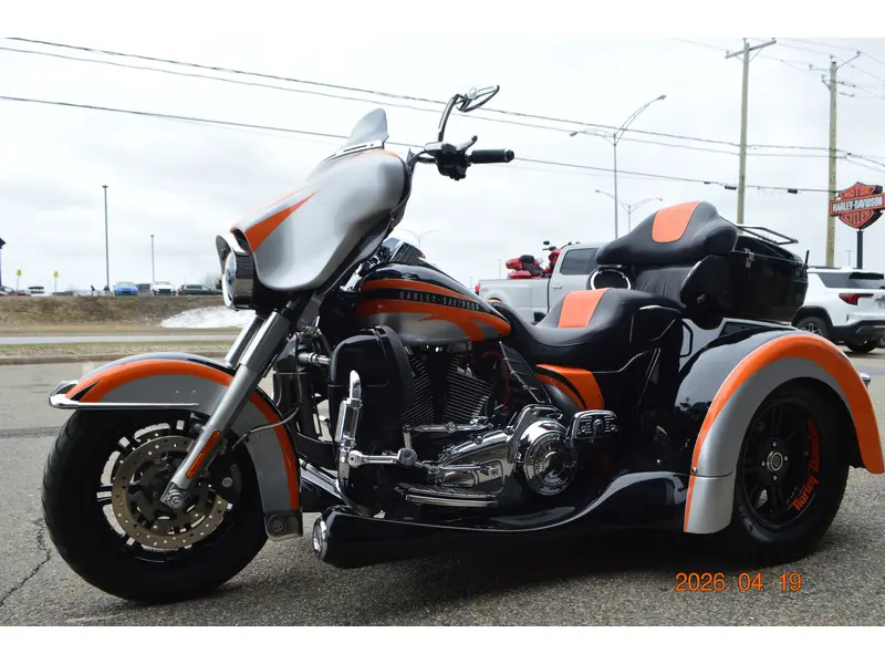 Harley-Davidson FLHTCUTG 2013
