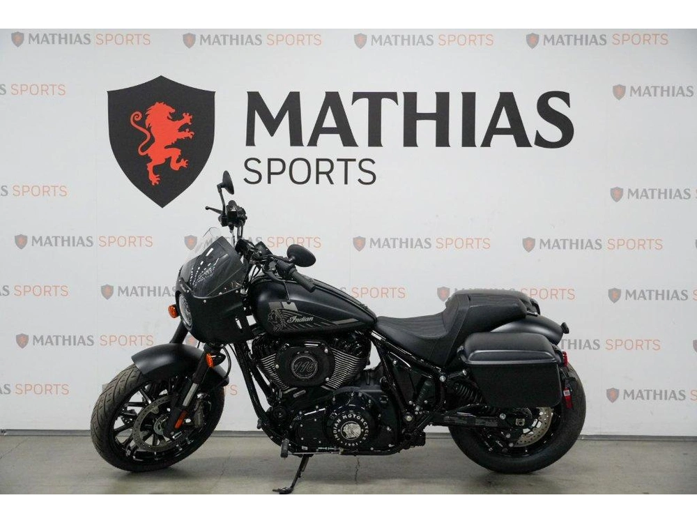 2025 Indian Motorcycle Sport Chief Rt alt