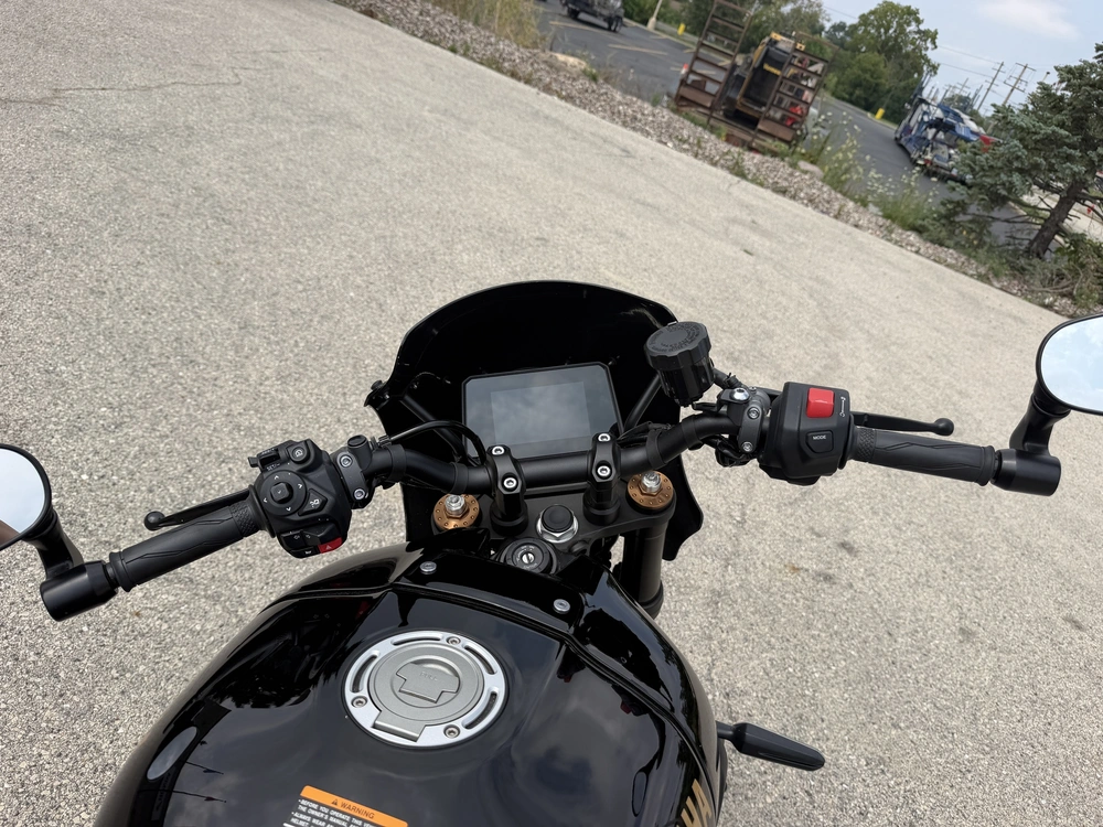 2025 Yamaha Xsr 900 alt