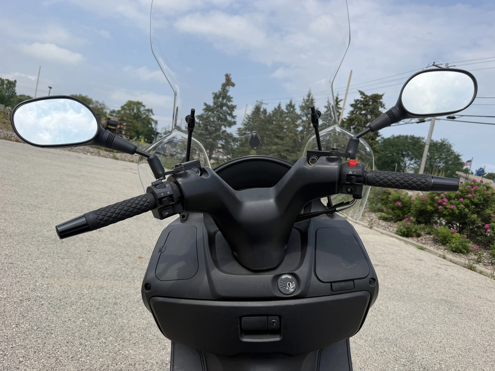 2022 Suzuki Burgman 200 alt
