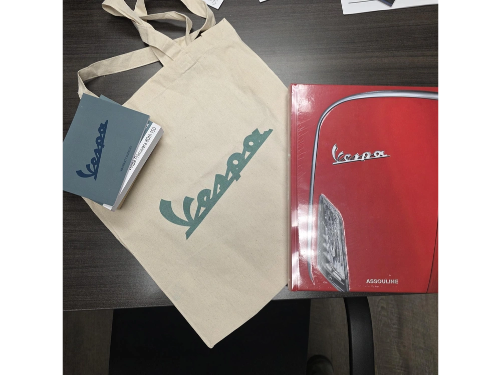 2027 Vespa Primavera 150 80th Anniversary alt
