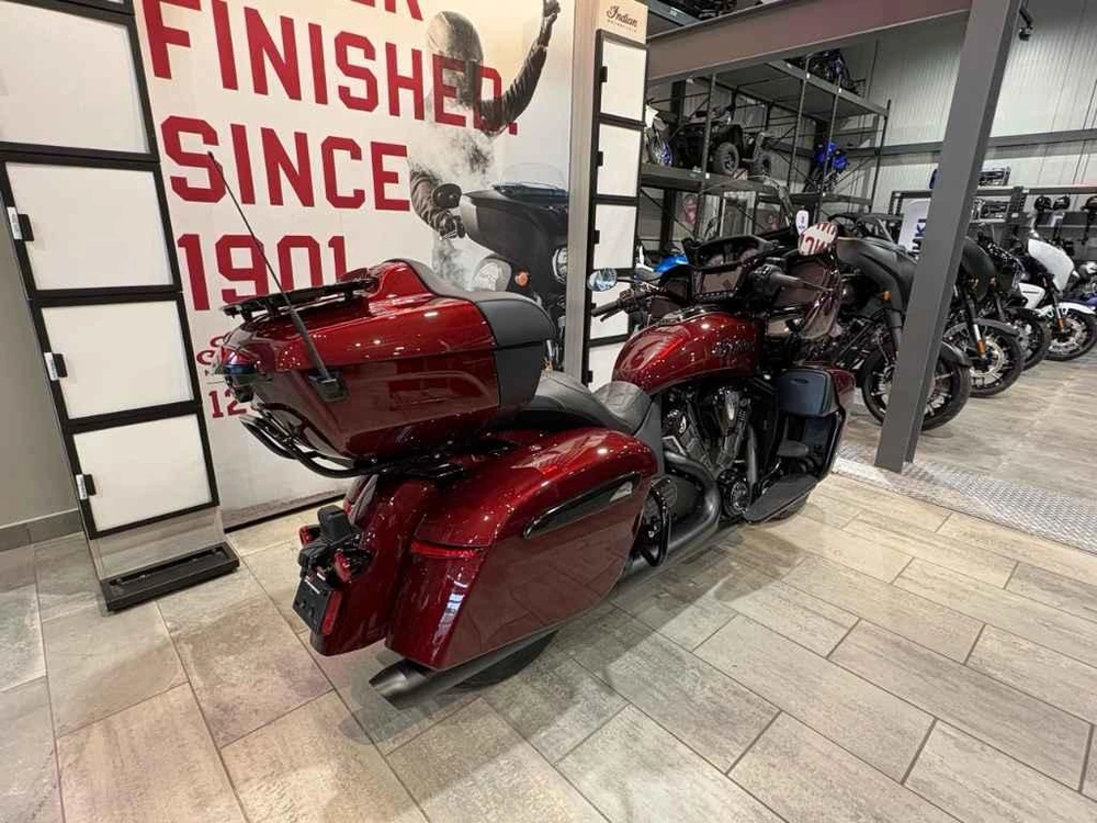 Indian Motorcycle Pursuit Dark Horse + 112 Package 2026 alt