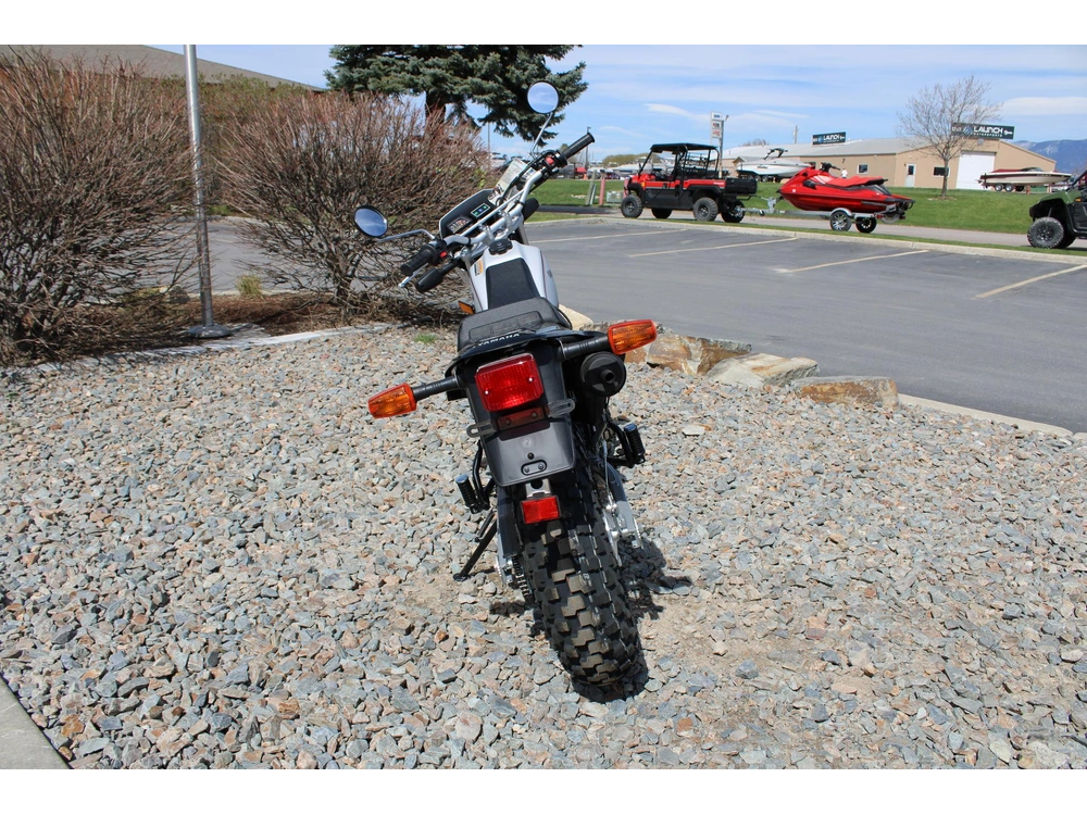 2027 Yamaha Tw200 alt