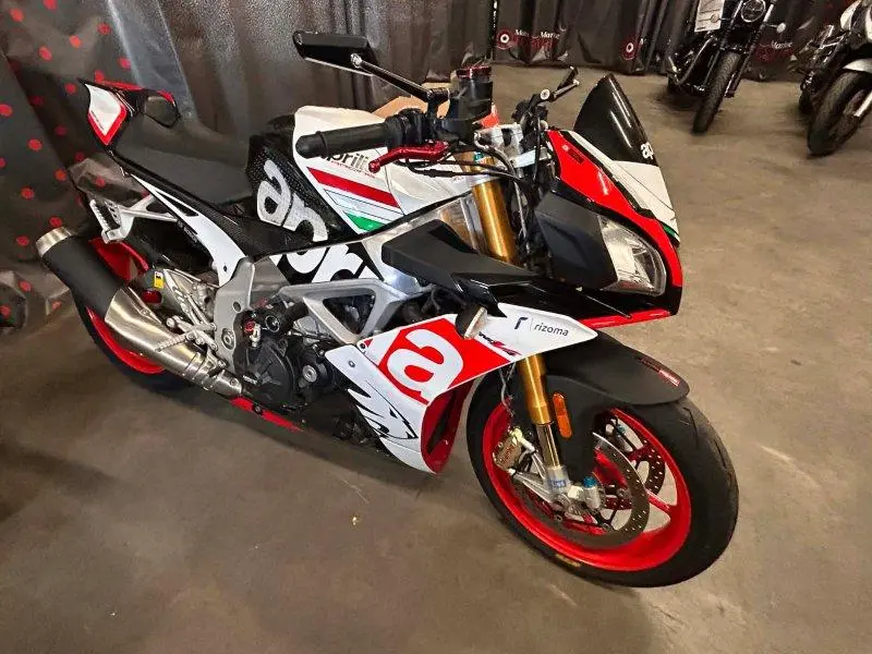 Aprilia TUONO 2016