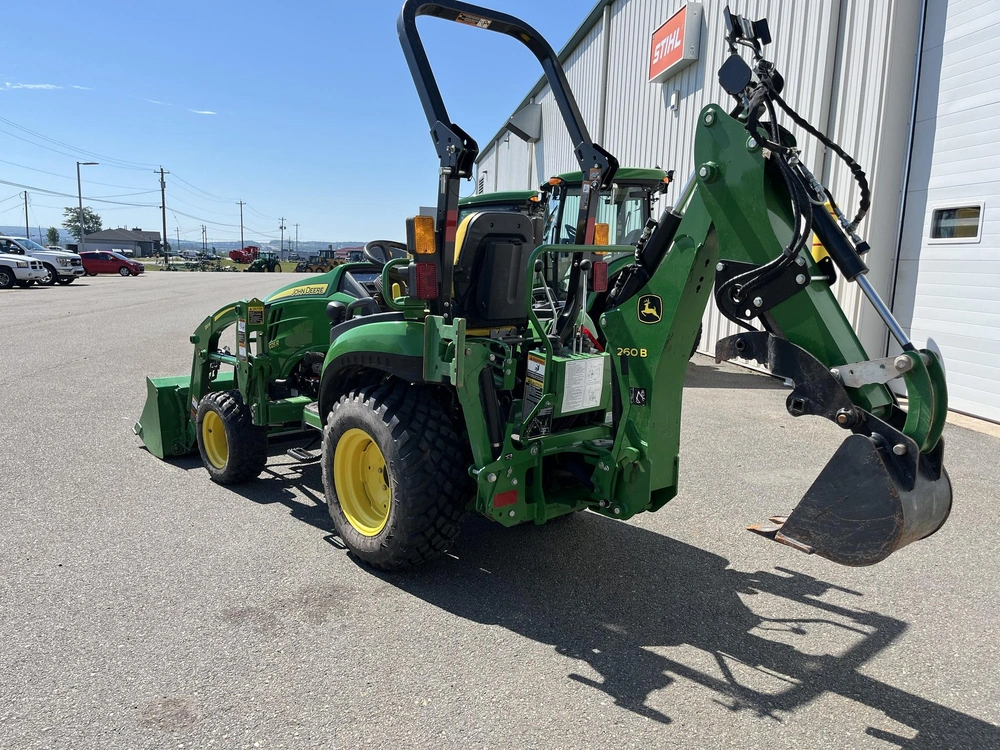 2021 John Deere 2025r alt