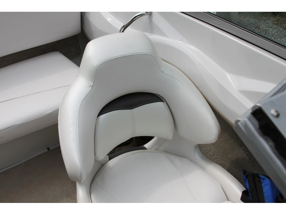 2011 Four Winns H180 alt