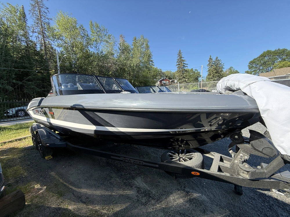 2026 Vexus Dvx22s alt