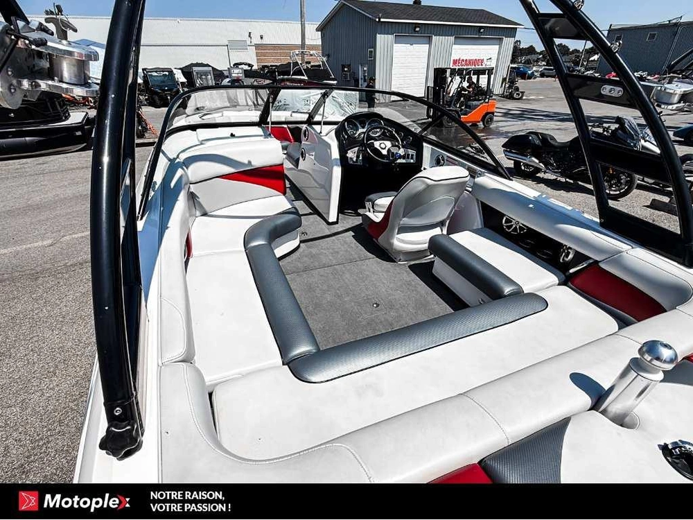 2012 Moomba Outback V alt