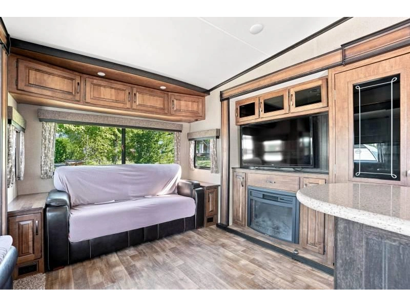 2016 Grand Design Reflection 337rls alt