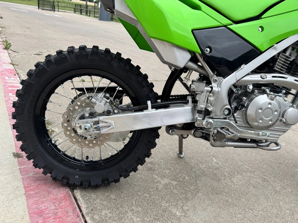 2027 Kawasaki Klx300r alt