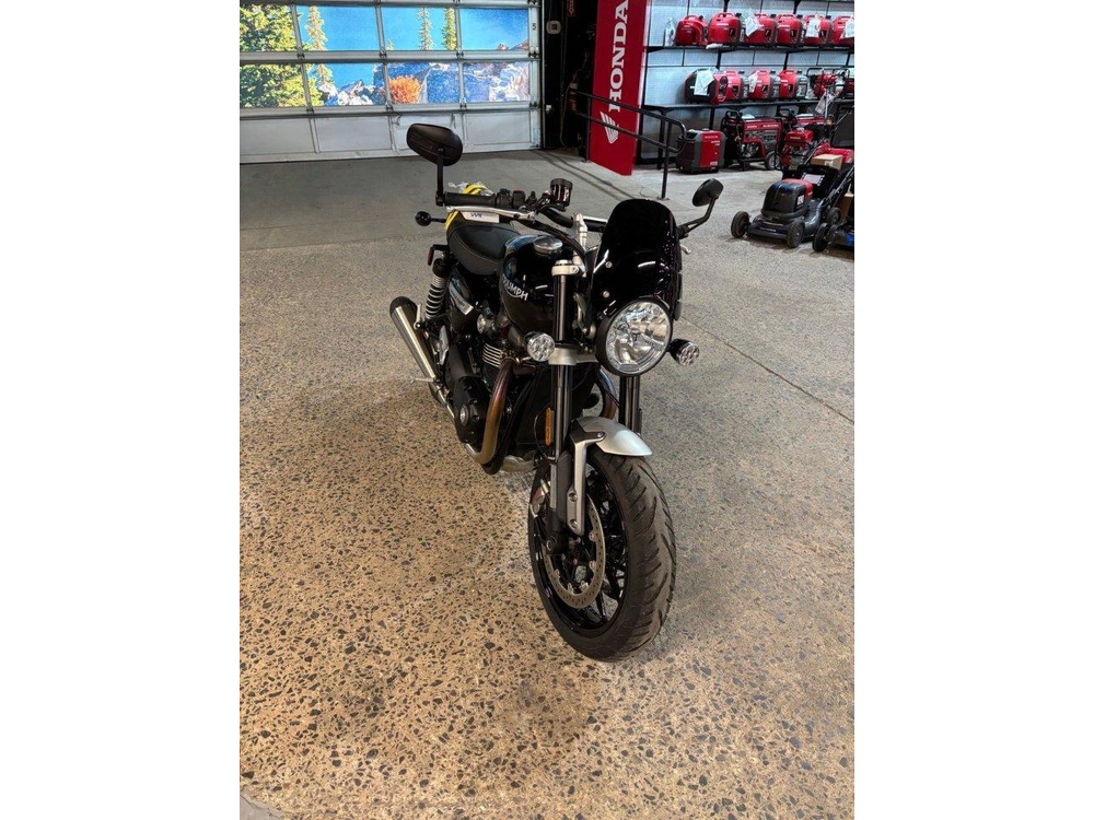 Triumph Speed Twin 1200 2022 alt
