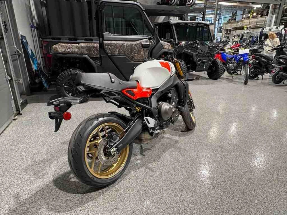 2026 Yamaha Xsr900 alt