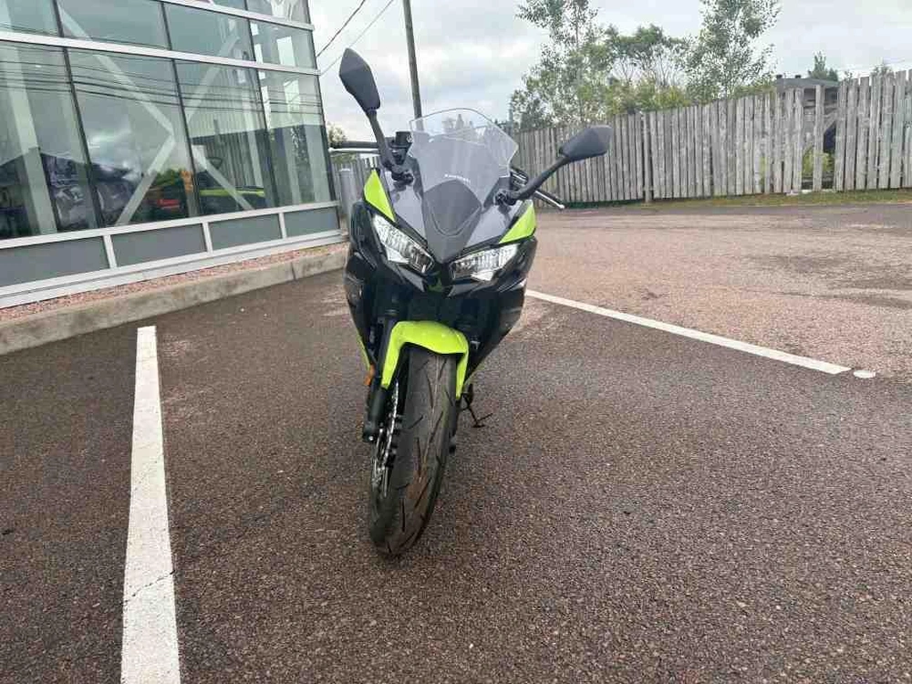 2026 Kawasaki Ninja 650 Krt alt