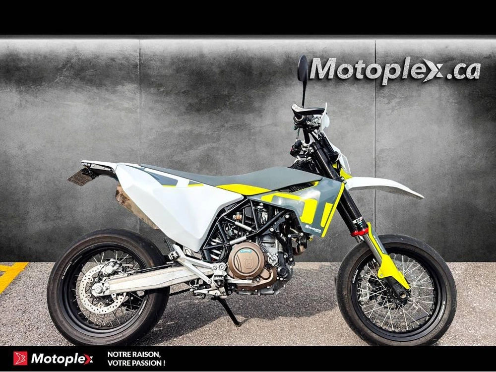 Husqvarna 701 Super Moto 2020 alt