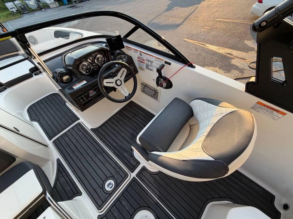 2021 Bayliner Vr5 alt