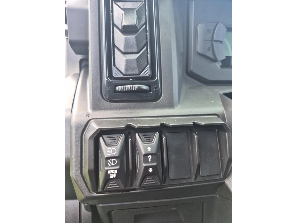 2026 Can-am Defender Limited Cab Hd11 alt