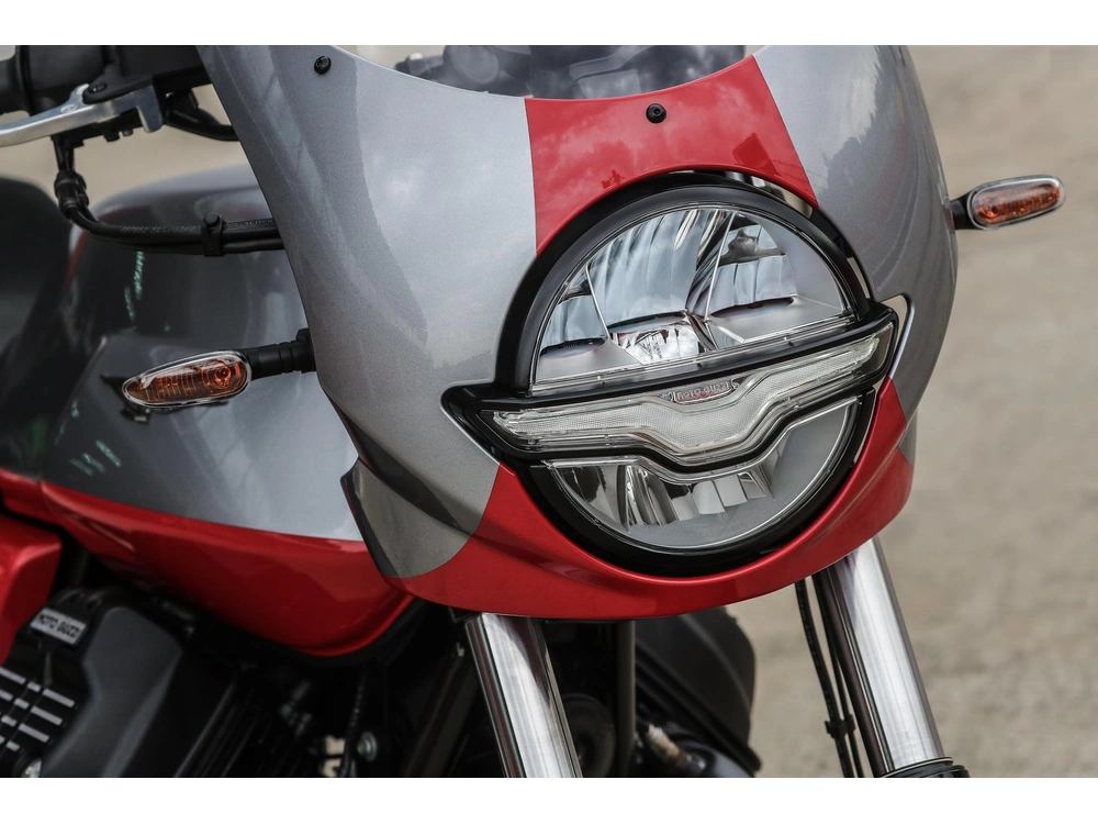 Moto Guzzi V7 Stone Corsa 2024 alt