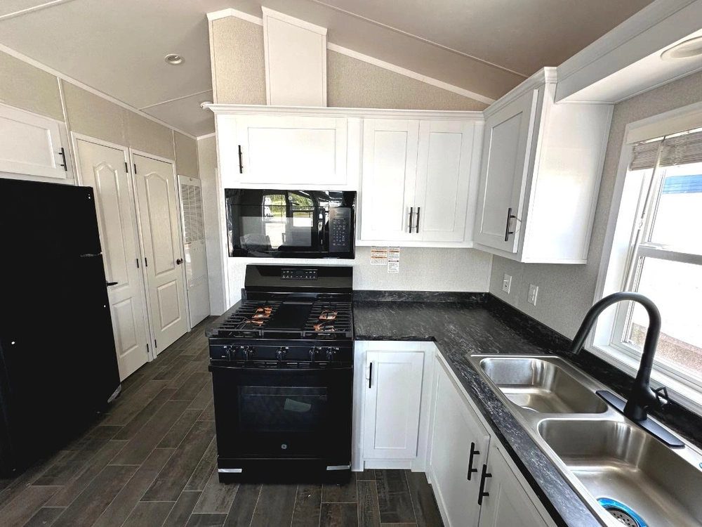 2026 Forest River Quailridge Summit Qrt38fla-c-s alt