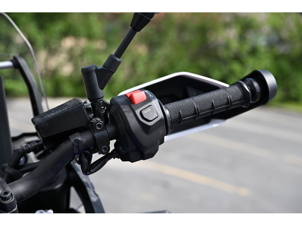 2026 Yamaha Tenere 700 alt