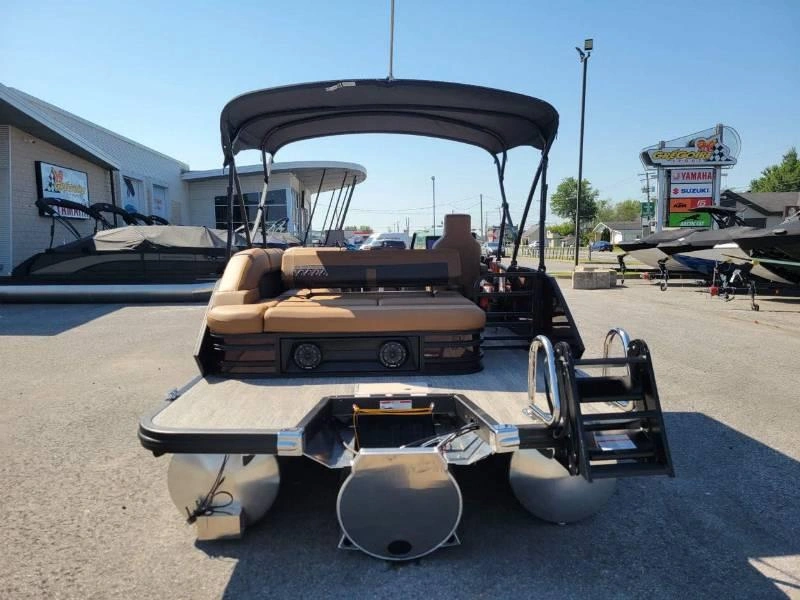 Bennington Marine M22 Swingback 3t/yamaha F150 2027 alt