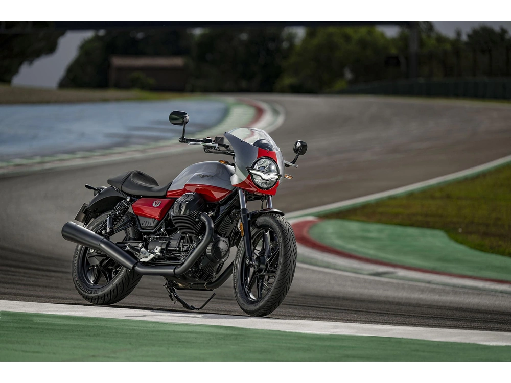 Moto Guzzi V7 Stone Corsa 2024 alt