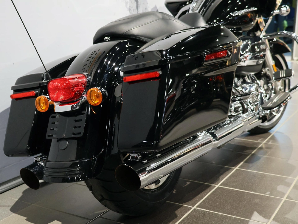 Harley-Davidson Road Glide FLTRX 2019 — photo 8