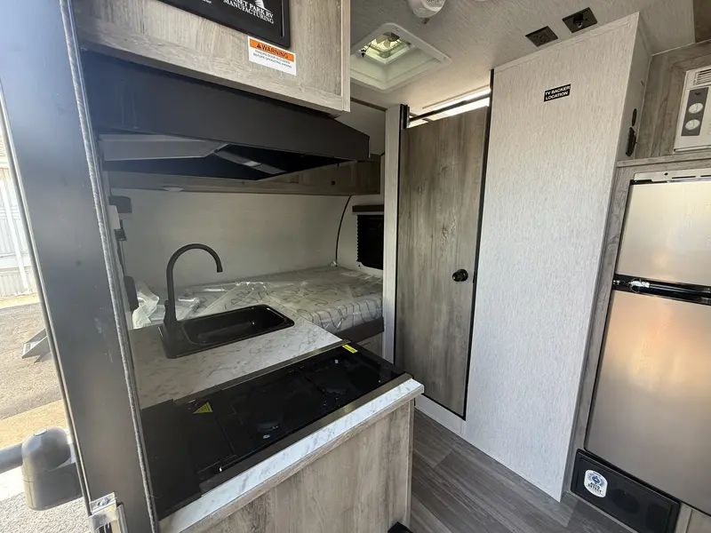 2027 Sunset Park RV Sunray 149