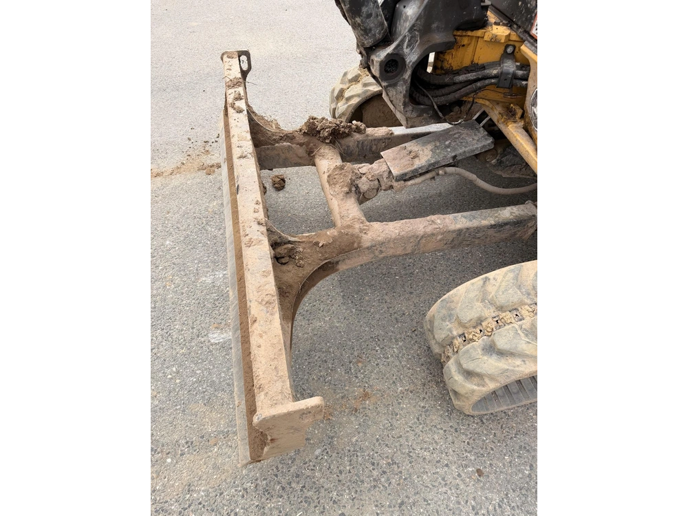 2023 John Deere 35g alt