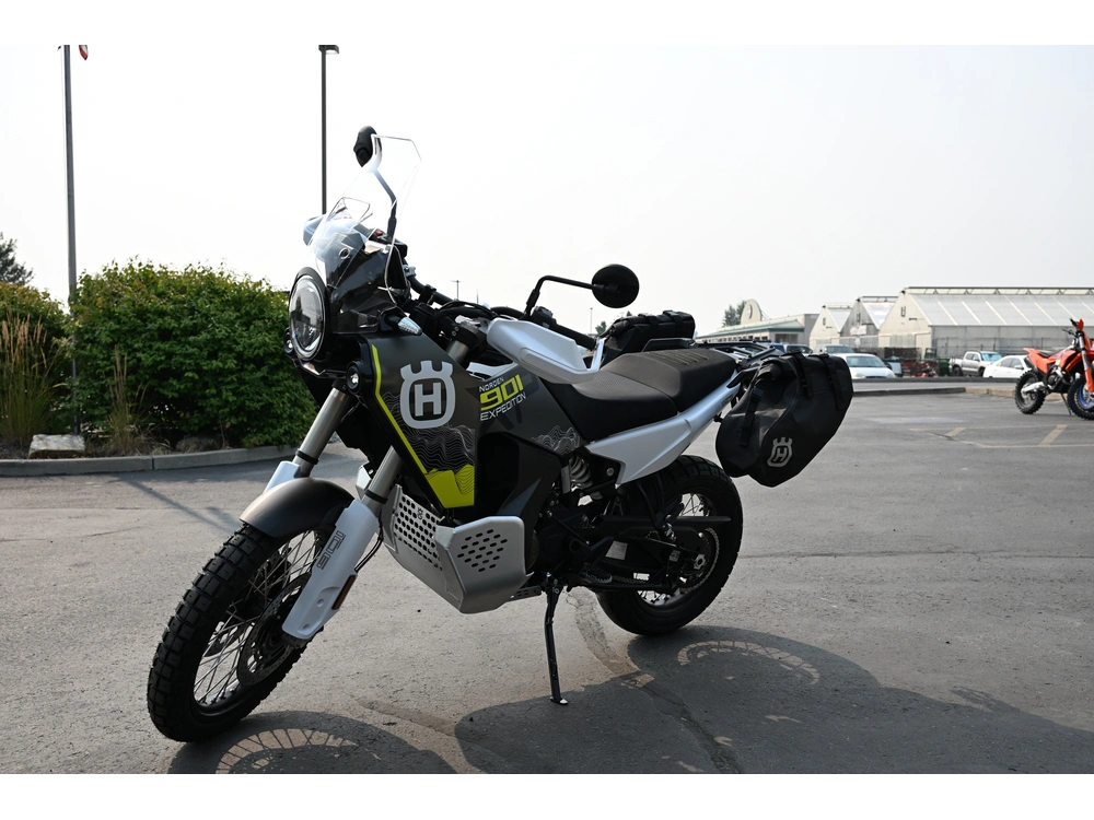 2027 Husqvarna Norden 901 alt