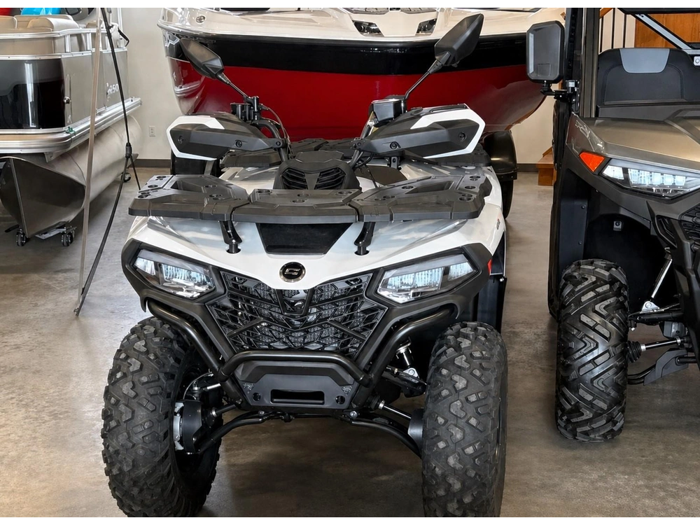 2026 Cfmoto Cforce 500 alt