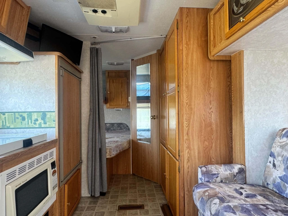 2002 North Trail Trail Lite 7233s alt