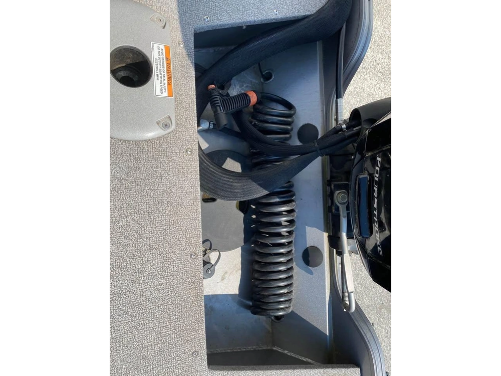 2020 Crestliner Vision 1700 alt