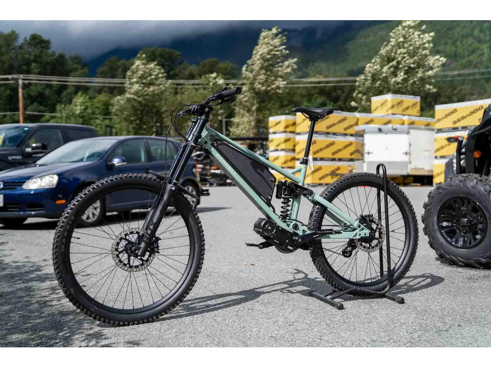 2026 Bonnell 775 Mx alt