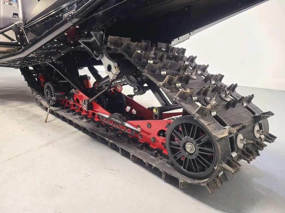Polaris 850 Indy Vr1 Dynmx 137 2026 alt