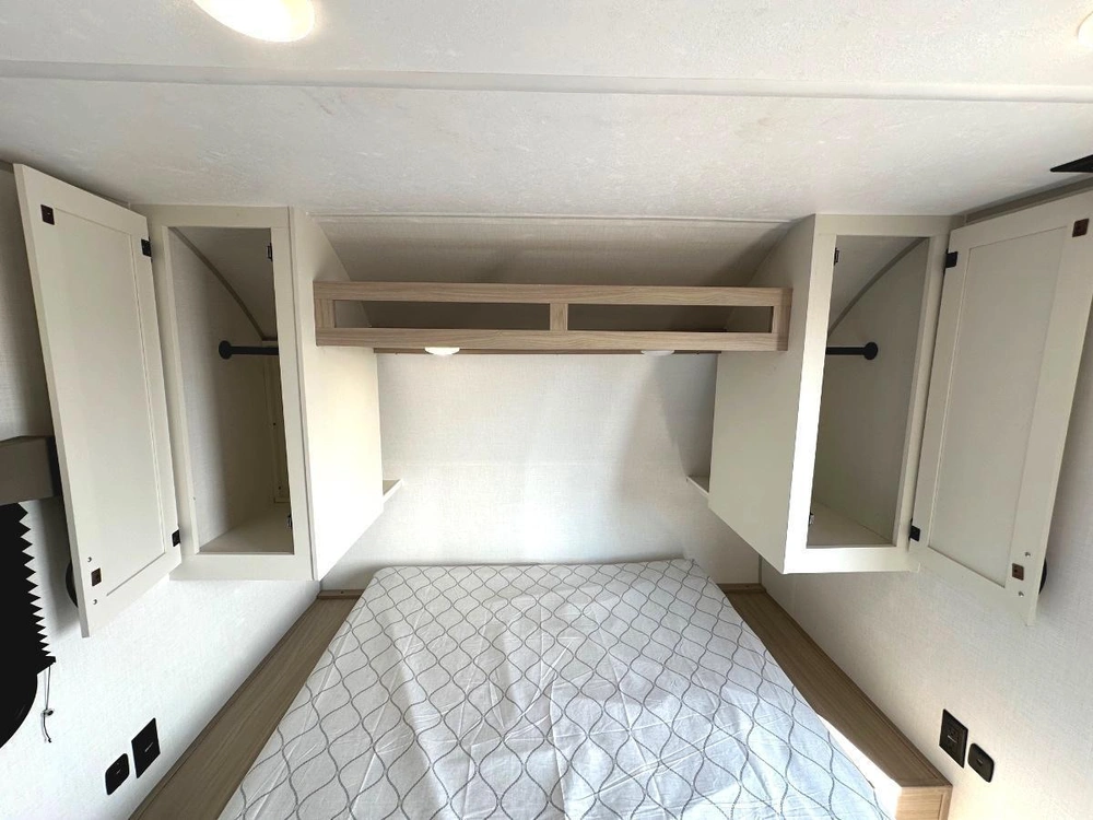 2027 Coachmen Clipper 17fq alt