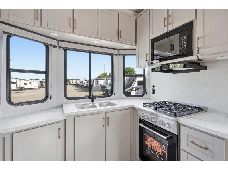 2027 Jayco Jayflight 404loft alt