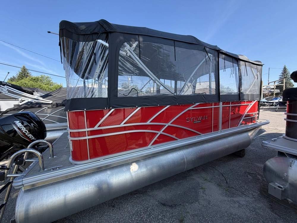 Sylvan Mirage 820 Cruise 2026 alt