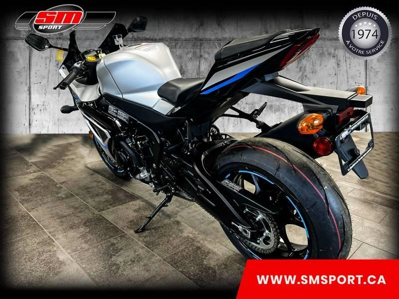 2025 Suzuki Gsx-r1000a alt